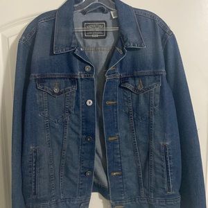 Men’s Levi’s jean jacket-medium